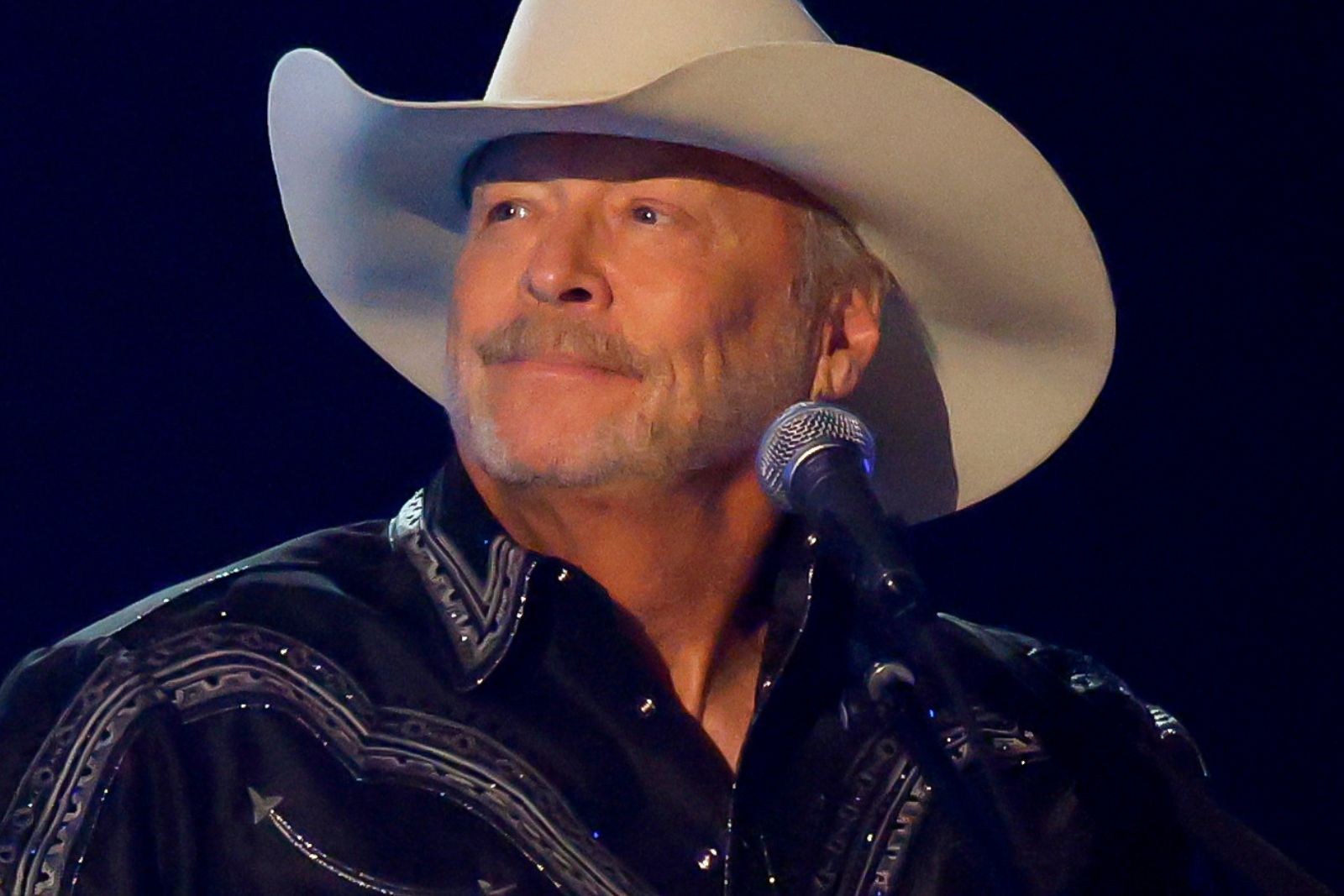 Alan Jackson Hangs Up His Boots With One Last Nashville Showdown