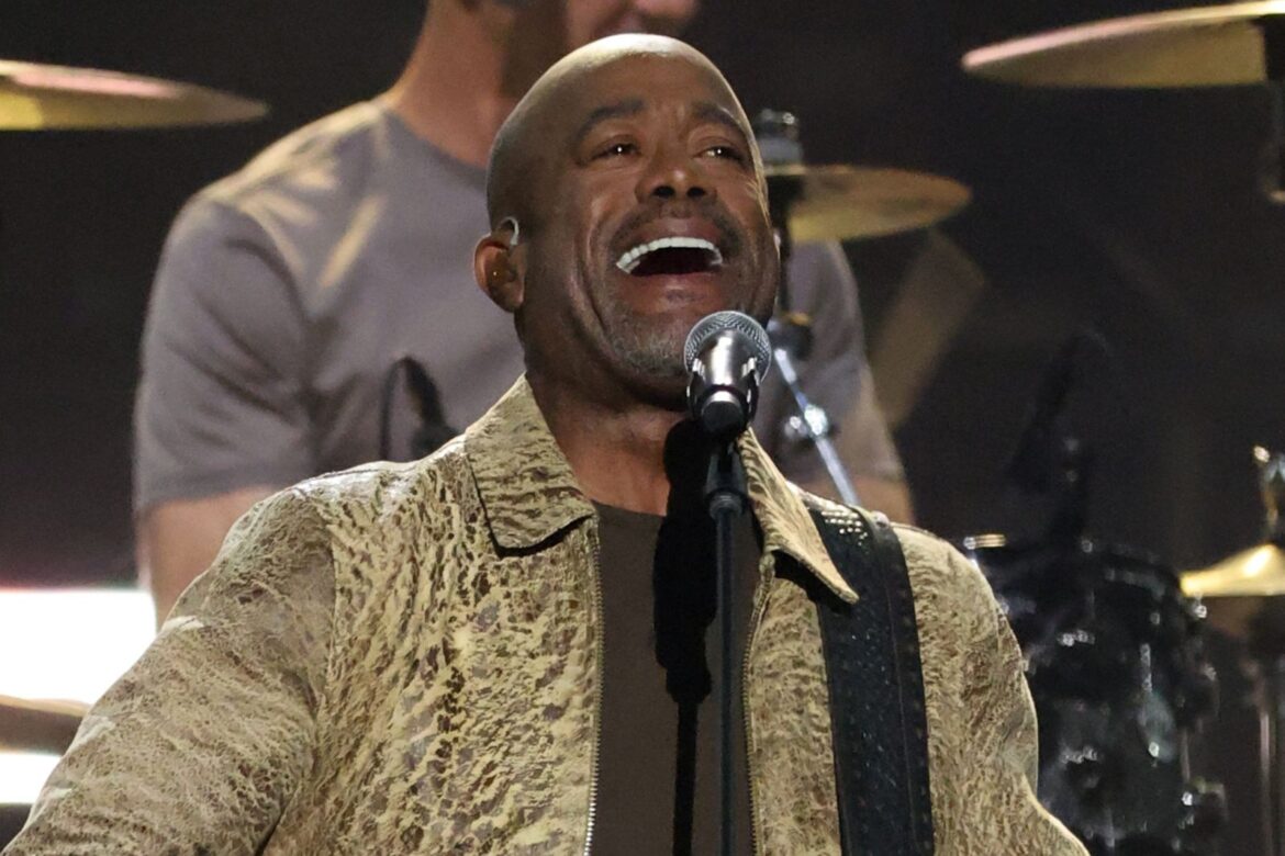 Darius Rucker’s Got Plans to Hang It Up—And We’re Not Ready!